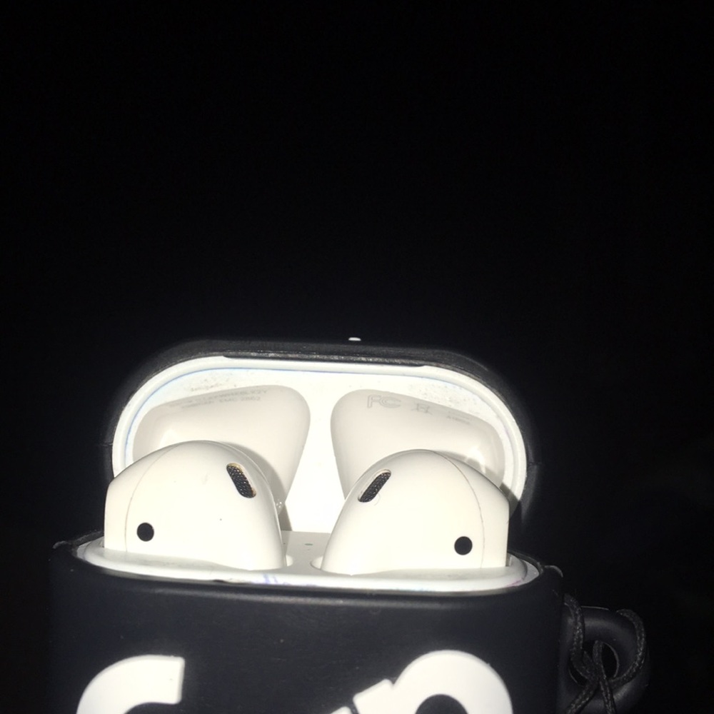 AirPods